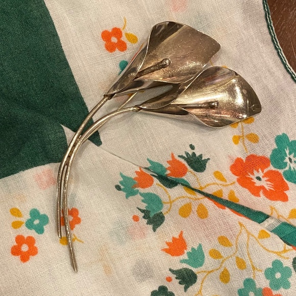Vintage Stuart Nye Sterling Silver double Cala Lily Brooch - Picture 6 of 12